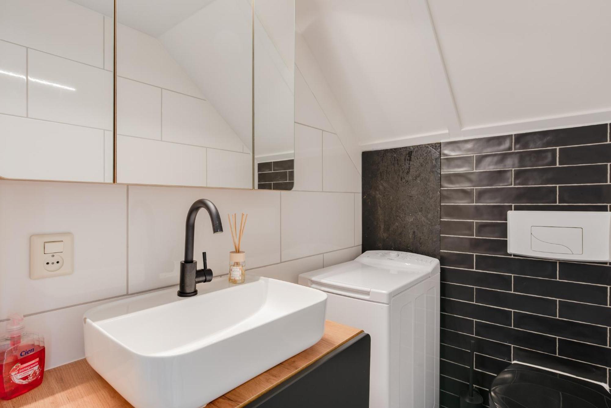 Het Huys Ewijk Mooi Luxe En Een Laadpaal Экстерьер фото