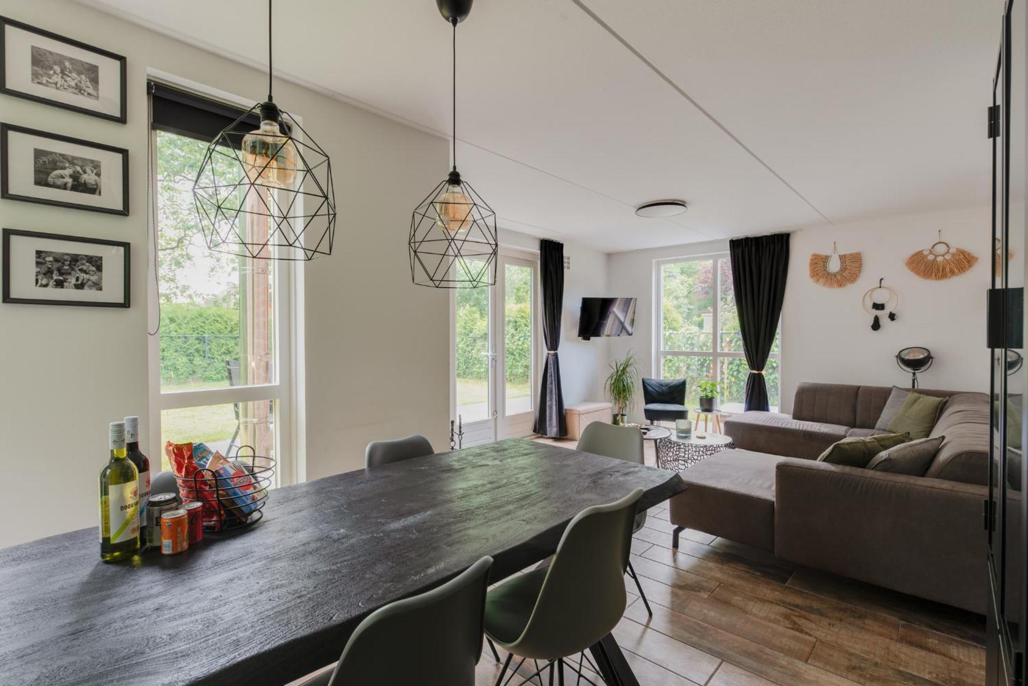 Het Huys Ewijk Mooi Luxe En Een Laadpaal Экстерьер фото