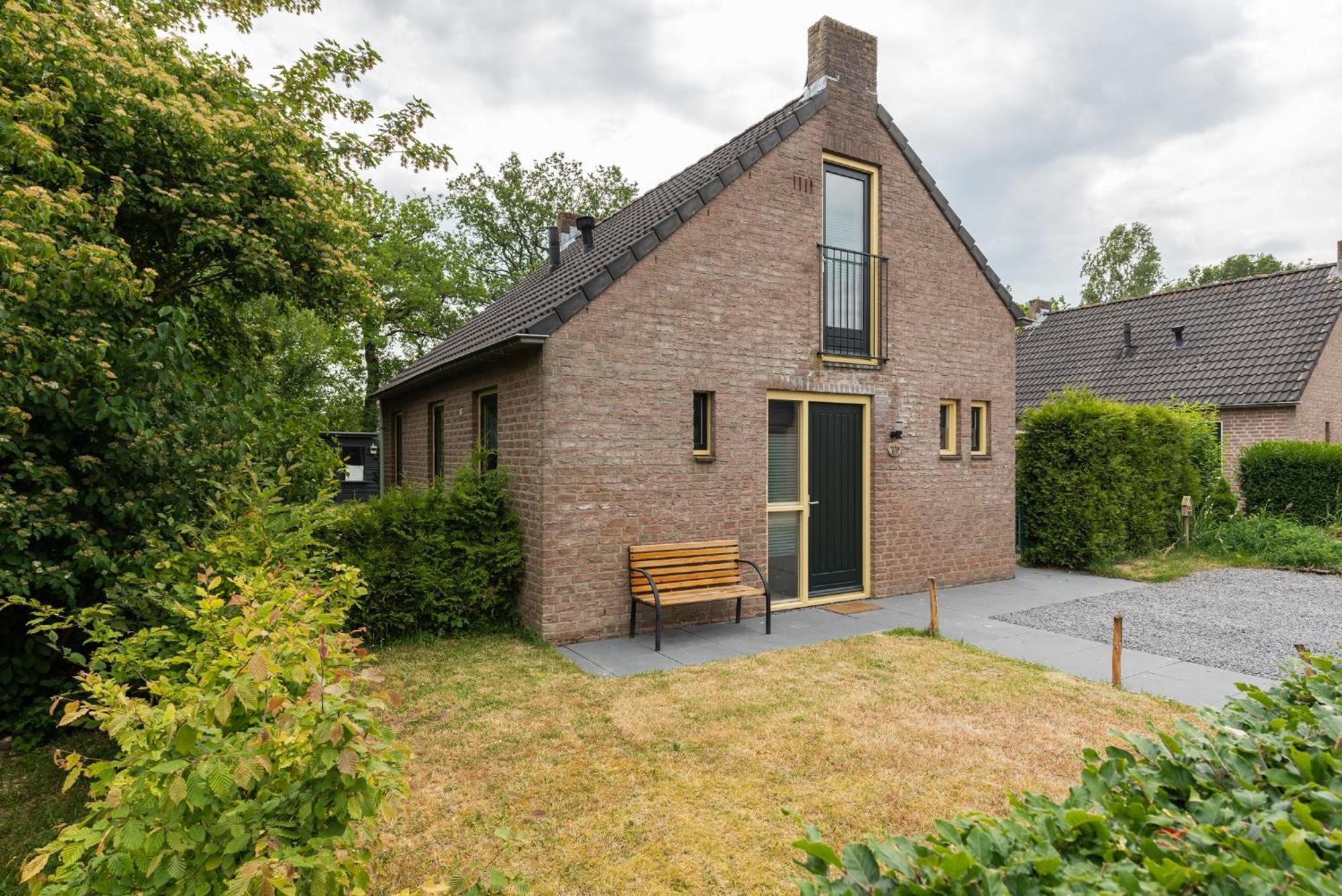 Het Huys Ewijk Mooi Luxe En Een Laadpaal Экстерьер фото