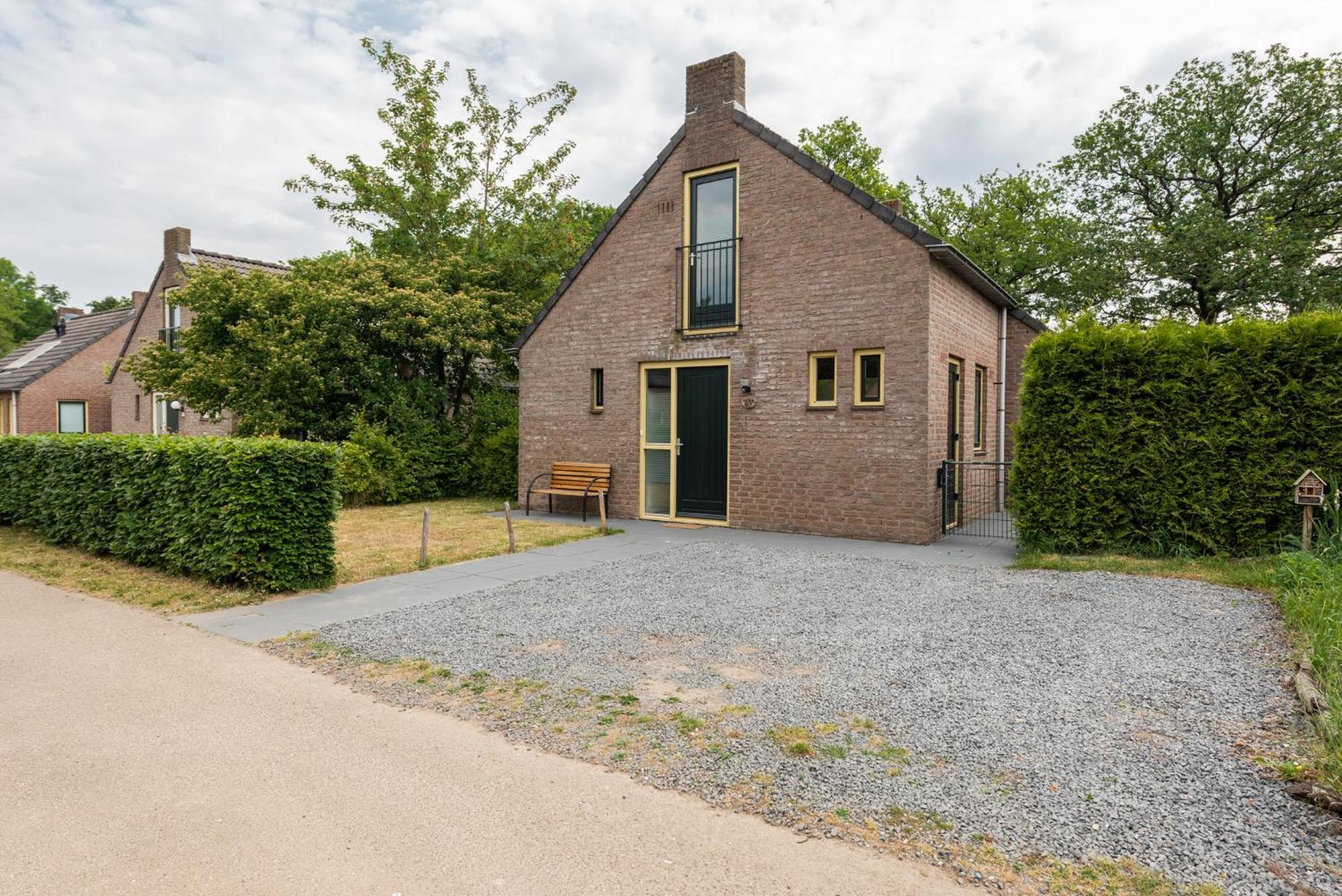 Het Huys Ewijk Mooi Luxe En Een Laadpaal Экстерьер фото